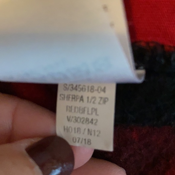 Old Navy woman’s Sherpa 1/2 zip Sweater checked pullover size Small - Picture 7 of 11